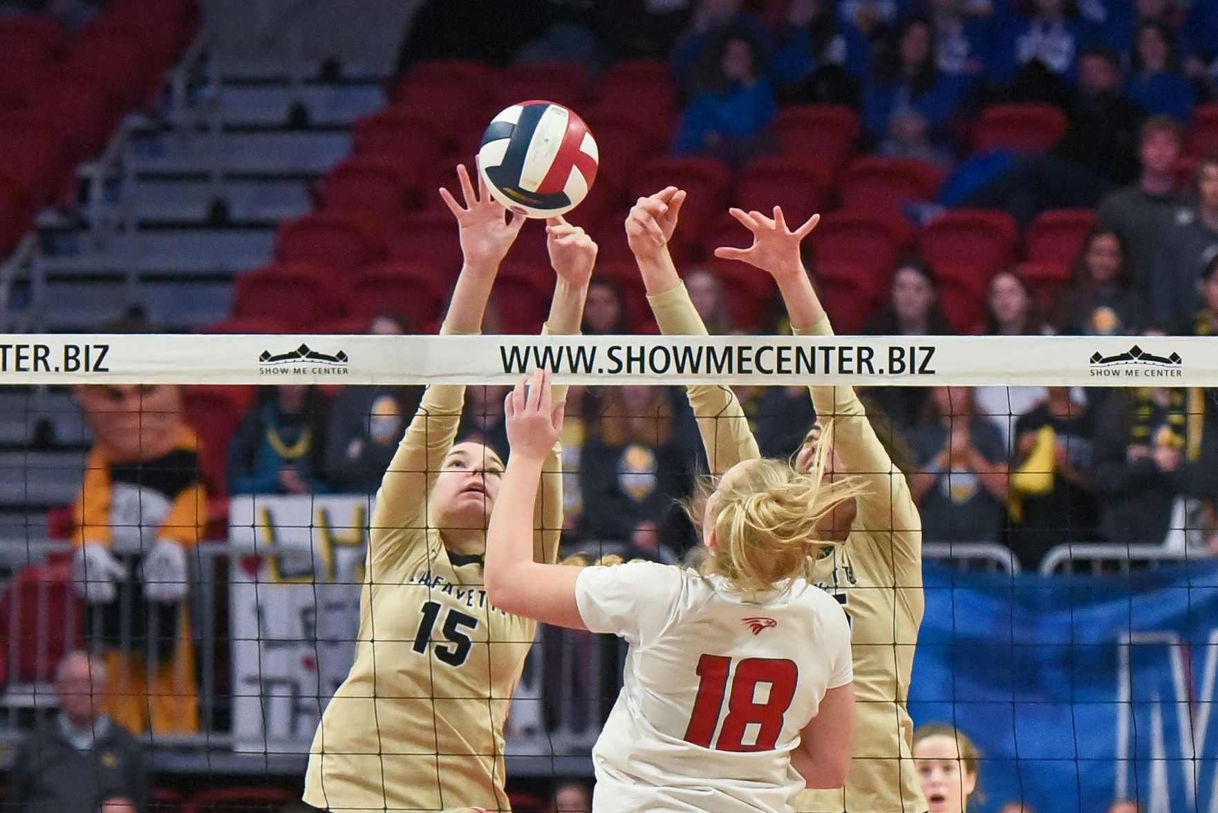 11/09/19 - Girls Volleyball - Class 4 state championship - Nixa vs Lafayette